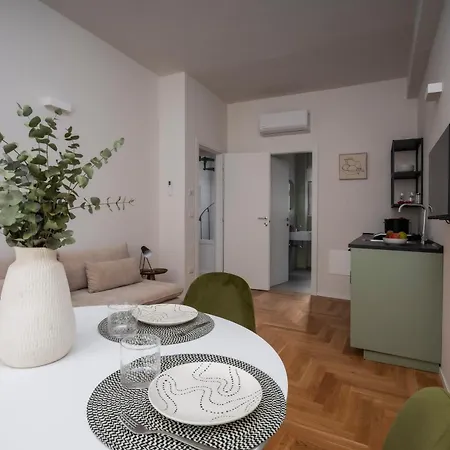 Palazzo Piazza Cavour-zen62